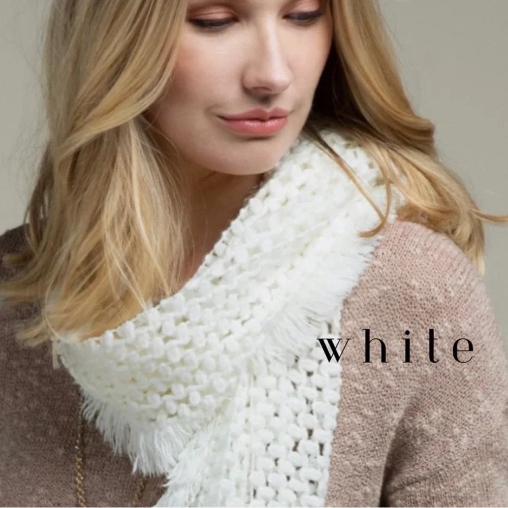 🍁New Fall/Winter🍁White Knit Weave Tassel
Scarf - Picture 2 of 2